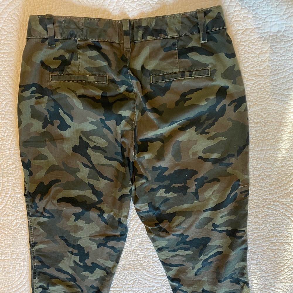 GAP Camouflage Girlfriend Chinos